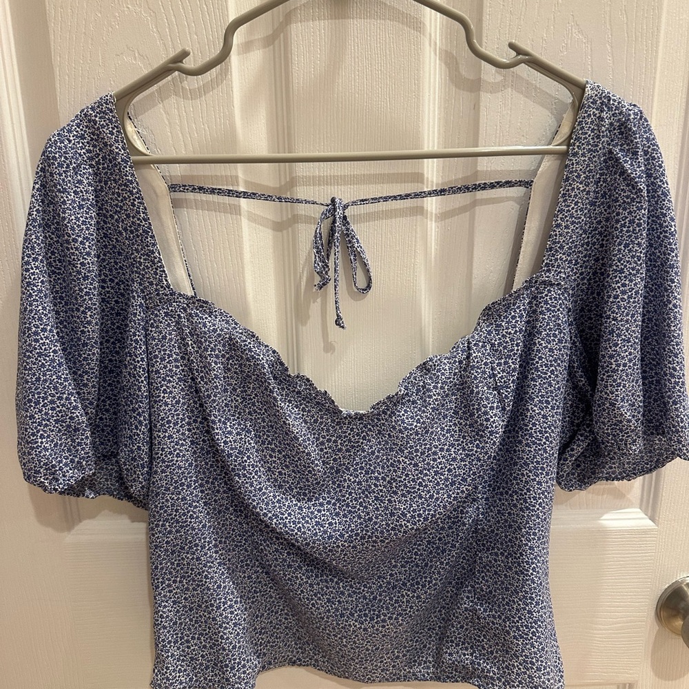 Abercrombie & Fitch Blue Flowered Puff Sleeve Top